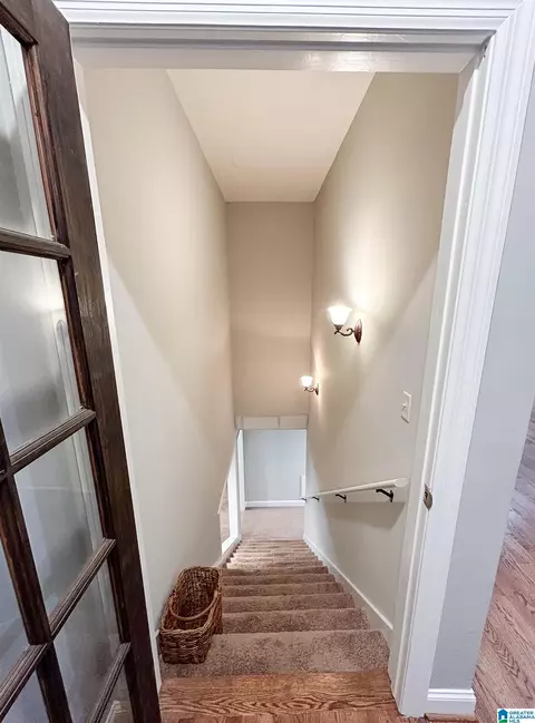 Entry Way - 465 Panoramic Cir, Warrior, AL 35180 photo 5 of 6