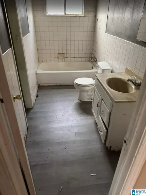Bath - 346 Fall Ave, Mobile, AL 36612 photo 2 of 2