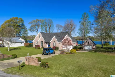 370 Jake Dr, Sylacauga, AL 35151