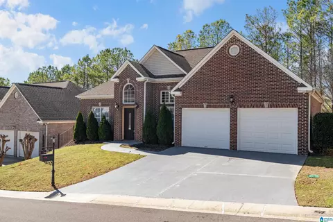 109 Village Ln, Pelham, AL 35124