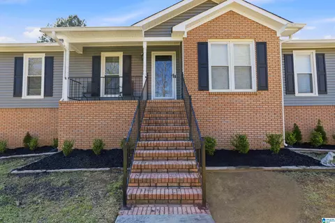 201 Cloverleaf Cir, Helena, AL 35080