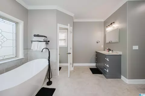 Bath - 45 White Oak Cir, Dora, AL 35062 photo 6 of 12