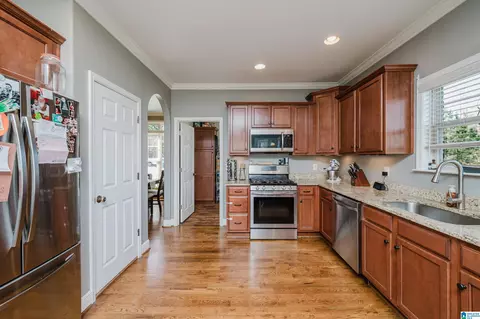 Kitchen - 45 White Oak Cir, Dora, AL 35062 photo 2 of 5