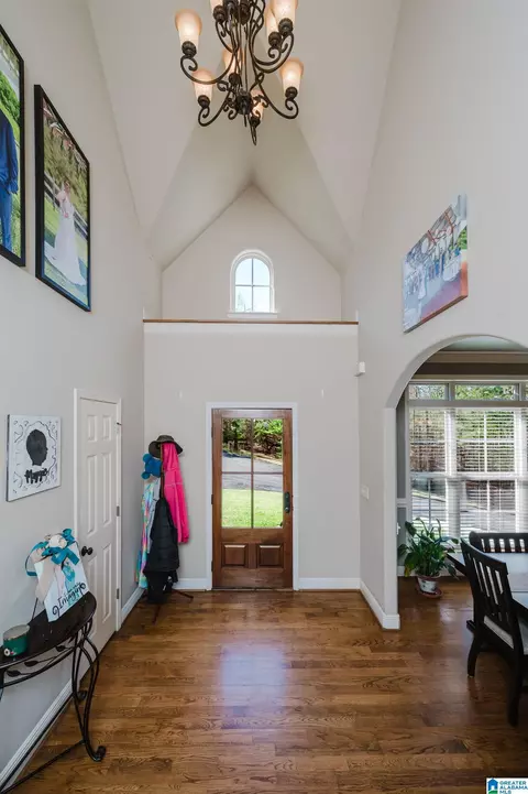 Entry Way - 45 White Oak Cir, Dora, AL 35062 photo 2 of 5