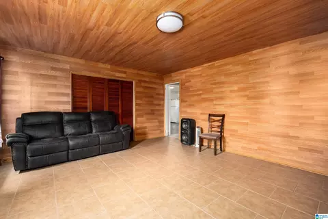 525 Woodward Rd, Midfield, AL 35228