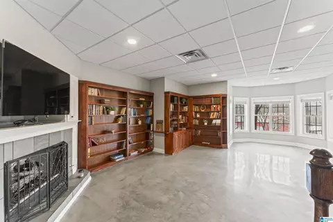 Living - 1375 County Road 249, Clanton, AL 35046 photo 2 of 5