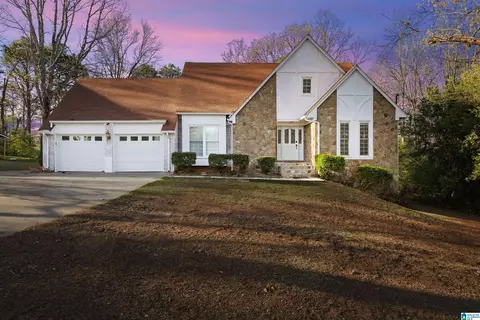 199 Montclair Cir, Oxford, AL 36203