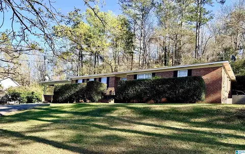 512 Country Club Dr, Gadsden, AL 35901