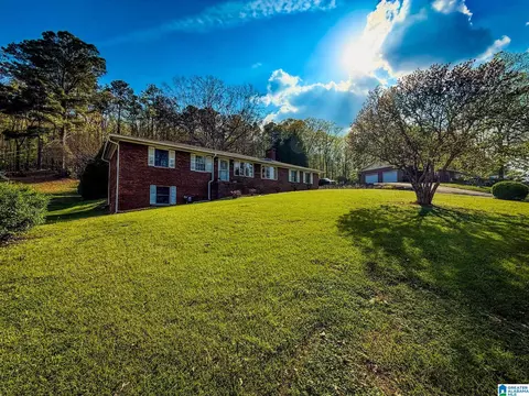 1409 Fairmont Rd, Sylacauga, AL 35150