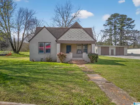 104 Main St, Weaver, AL 36277