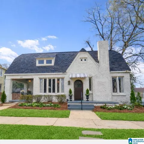 2009 9th St, Tuscaloosa, AL 35401