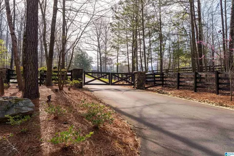 280 Stonegate Dr #28A, Birmingham, AL 35242