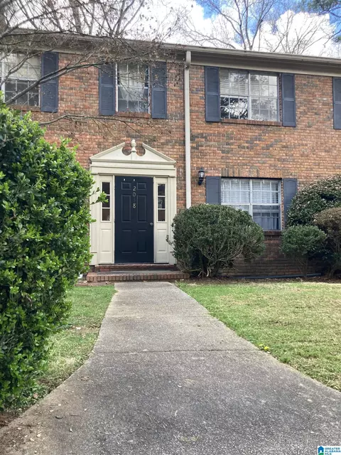 2038 Montreat Cir #B, Vestavia Hills, AL 35216
