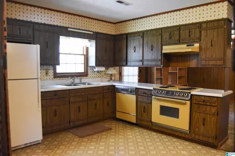 1012 Scott Ave, Weaver, AL 36277 photo 11