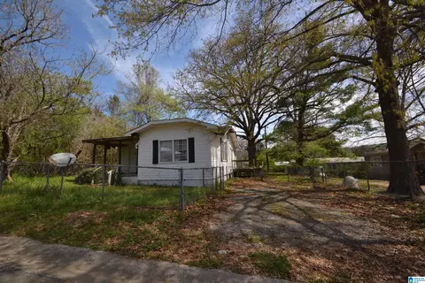 512 6th St, Docena, AL 35060