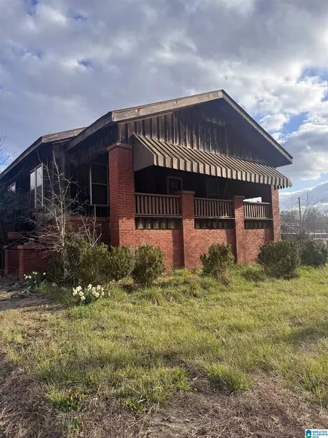 105 2nd Ave, Oneonta, AL 35121