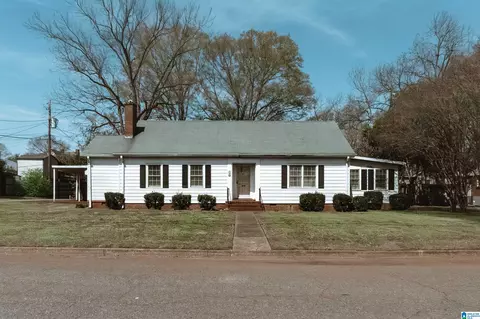 304 Cedar St, Talladega, AL 35160