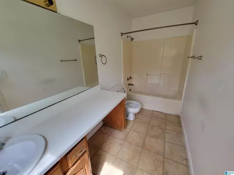 Bath - 364 Coal Creek Rd, Parrish, AL 35580 photo 2 of 2