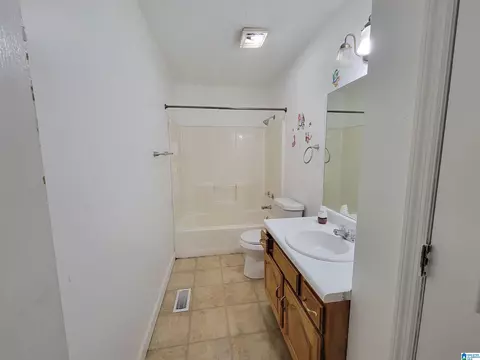 Bath - 364 Coal Creek Rd, Parrish, AL 35580 photo 1 of 2