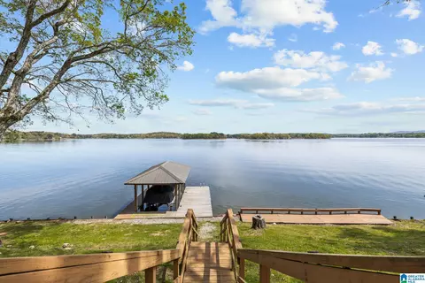 1110 Lakeside Dr, Talladega, AL 35160