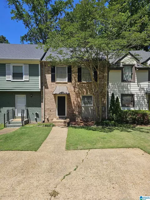 3256 Overton Manor Dr, Vestavia, AL 35243