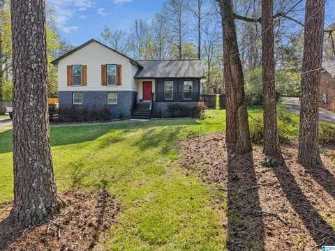 304 Ashland Ln, Hoover, AL 35226