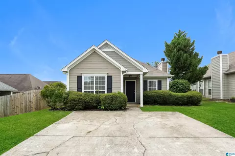 107 Flagstone Ln, Calera, AL 35040