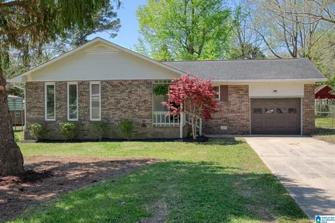 1911 Glen Davis Ln, Oxford, AL 36203