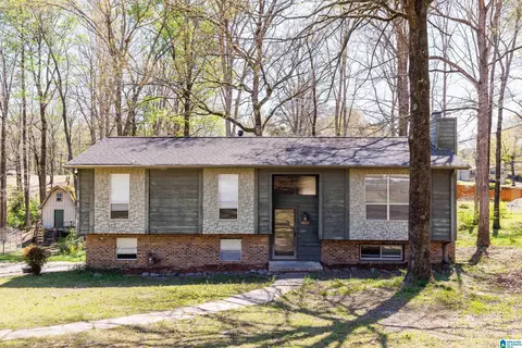 3211 Edenburg Dr, Hueytown, AL 35023