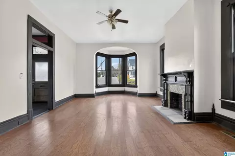 Living - 214 E 19th St, Anniston, AL 36207 photo 3 of 7