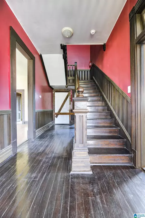 Entry Way - 214 E 19th St, Anniston, AL 36207 photo 4 of 5