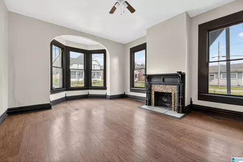 Living - 214 E 19th St, Anniston, AL 36207 photo 2 of 7