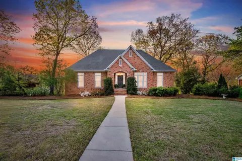 1038 Crest Rd, Leeds, AL 35094
