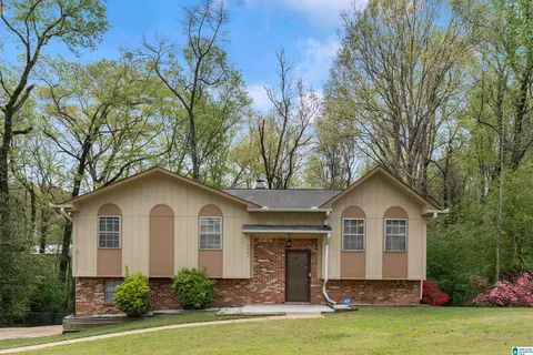 3901 Debby Dr, Adamsville, AL 35005