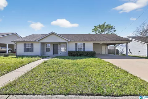 12320 S Pointe Dr, Moundville, AL 35474