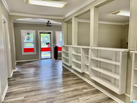 Entry Way - 516 Maine St, Warrior, AL 35180 photo 1 of 2