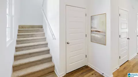 Entry Way - 1083 Gadwall Dr, Alabaster, AL 35007 photo 2 of 7