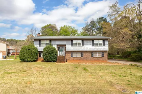 1927 Aronda Dr, Anniston, AL 36207