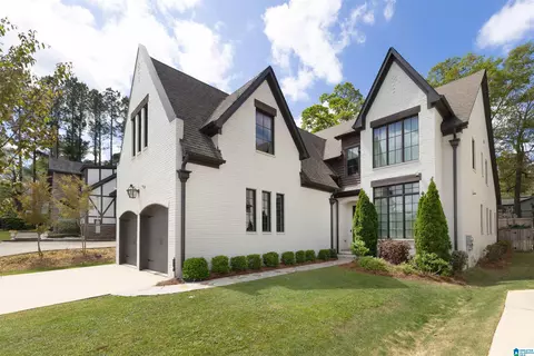 3792 Poe Dr, Vestavia, AL 35223