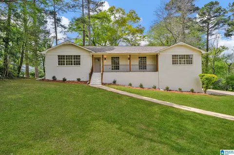 800 3rd Terrace Cir, Pleasant Grove, AL 35127