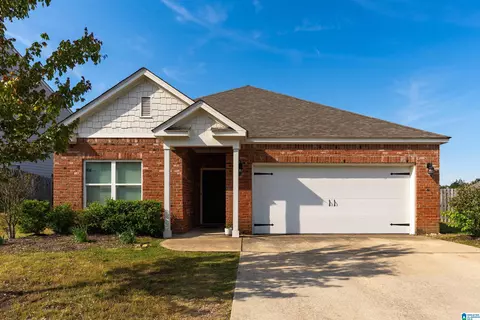 1129 Pine Valley Dr, Calera, AL 35040