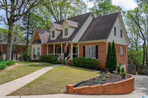 1589 Southpointe Dr, Hoover, AL 35244