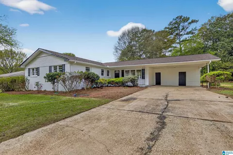 1004 Robertson Rd, Anniston, AL 36207