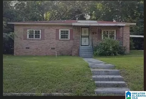 1608 Logan St, Tuskegee, AL 36088
