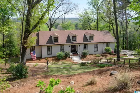 305 Vesclub Dr, Vestavia Hills, AL 35216
