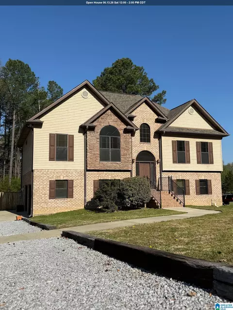 107 Redwood Dr, Maylene, AL 35114