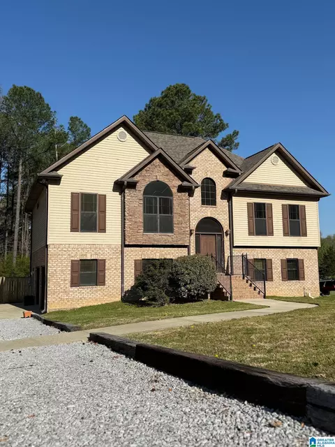 107 Redwood Dr, Maylene, AL 35114