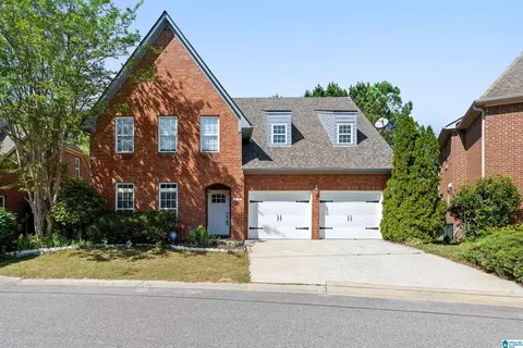 155 Castlehill Dr, Vestavia Hills, AL 35226