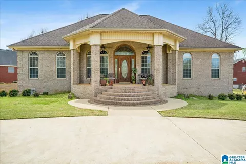 6443 Aspen Ln, Hueytown, AL 35023