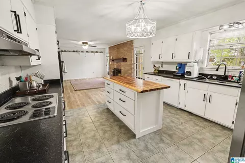 Kitchen - 313 Pinedale Rd, Clanton, AL 35045 photo 3 of 3